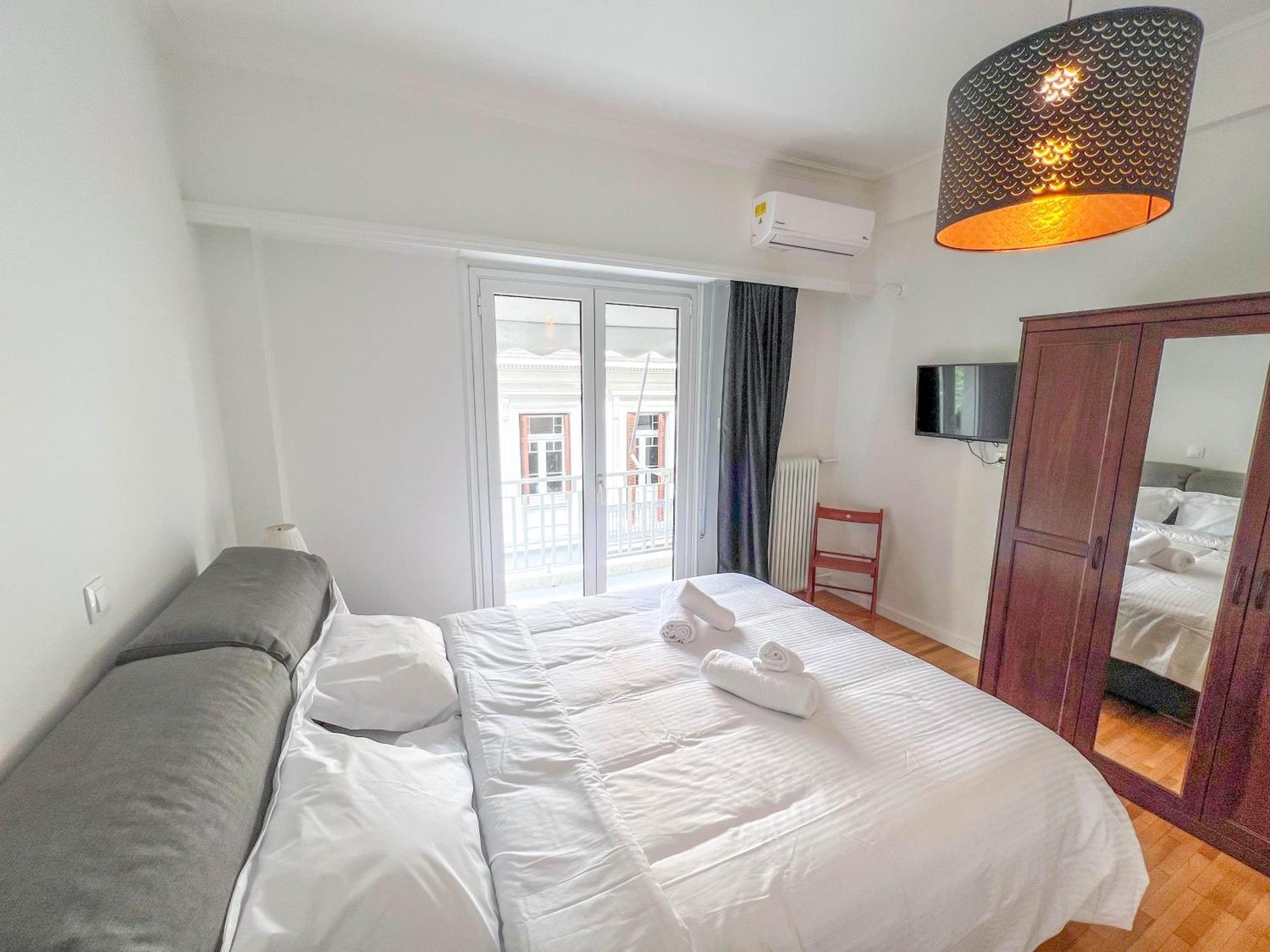 Family Two Bedroom Apartment Benaki Атина Екстериор снимка